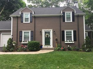 24 Frederick Dr, Barrington, RI 02806