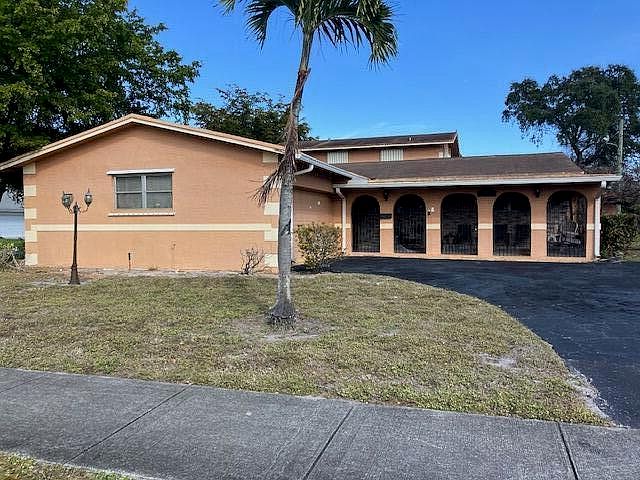 2nd image of 2320 NW 30th Way