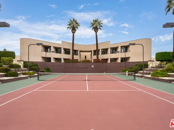 869 N Village Sq, Palm Springs, CA 92262