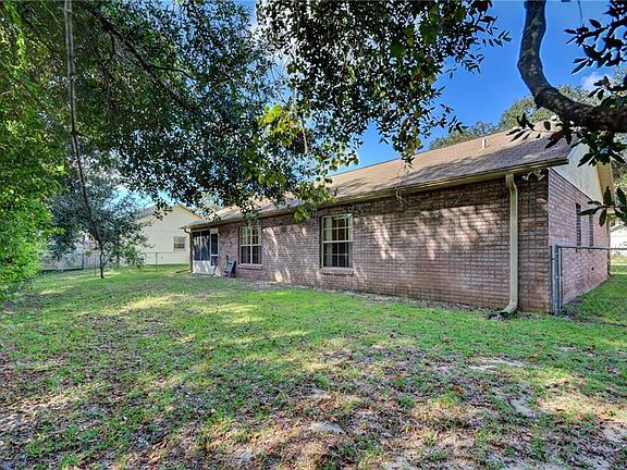 2nd image of 432 Berwick Cir