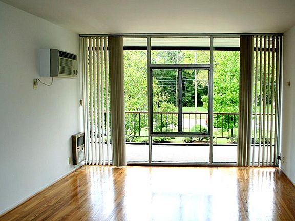 Amber S Red Run Apartment Rentals With Virtual Tours Royal Oak Mi Zillow