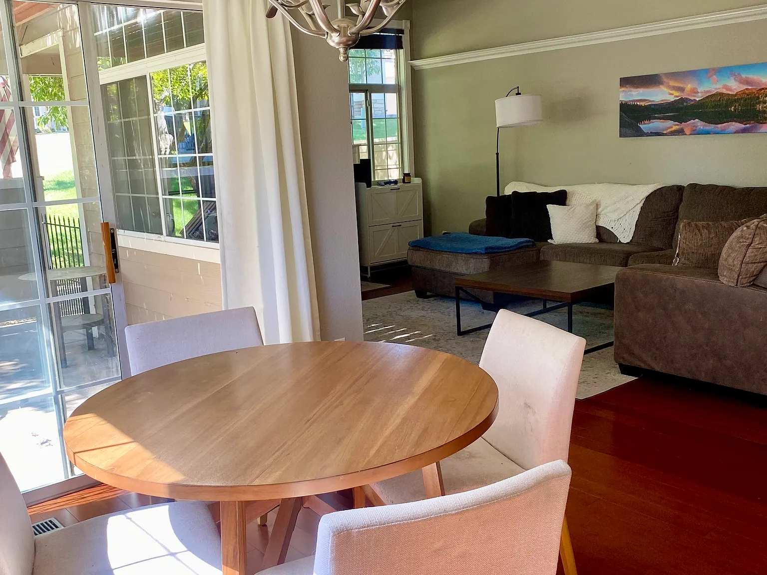 3 bed, 3.5 bath, 2508 sqft, $3,300 — Photo 4
