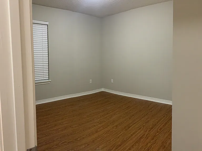 5957 Savannah Dr — Photo 9