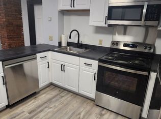 10 Hale St APT 1, Randolph, VT 05060