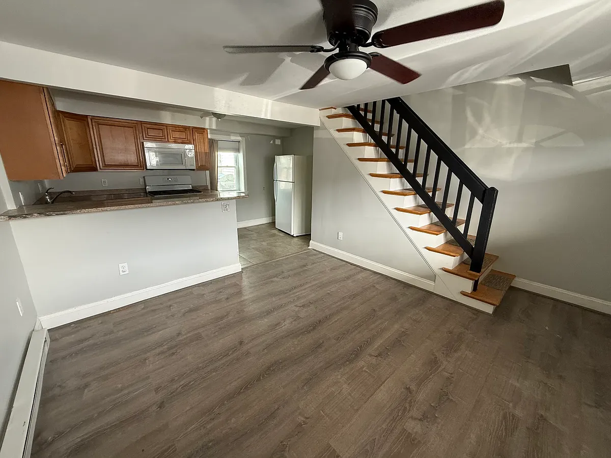 Building Photo - 2 Bragg Ave #A
