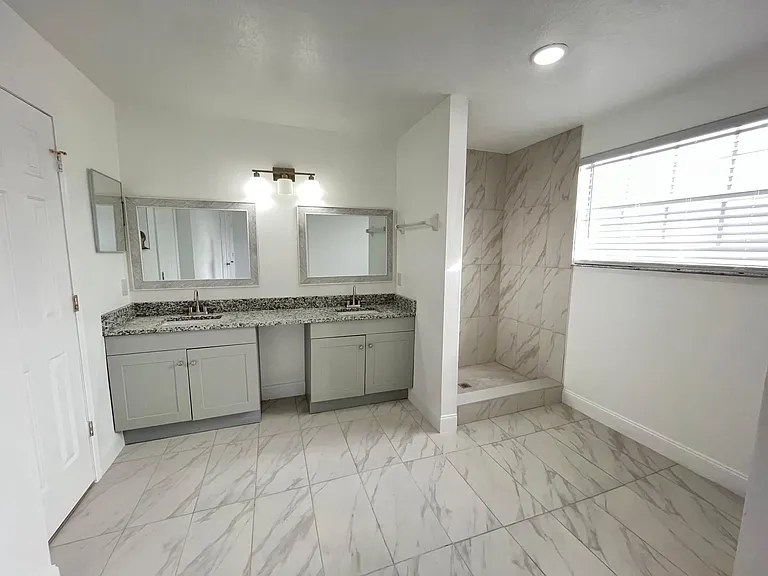 1130 Washington Palm Loop — Photo 7