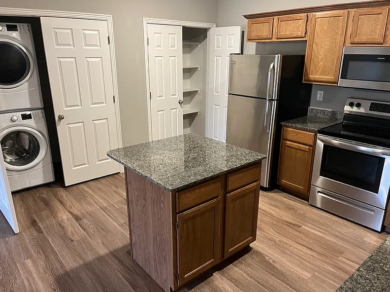 3301 SW Windrift Ave #1 — Photo 3