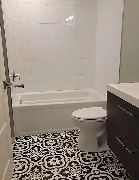 5234 15th Ave NE #102 — Photo 8