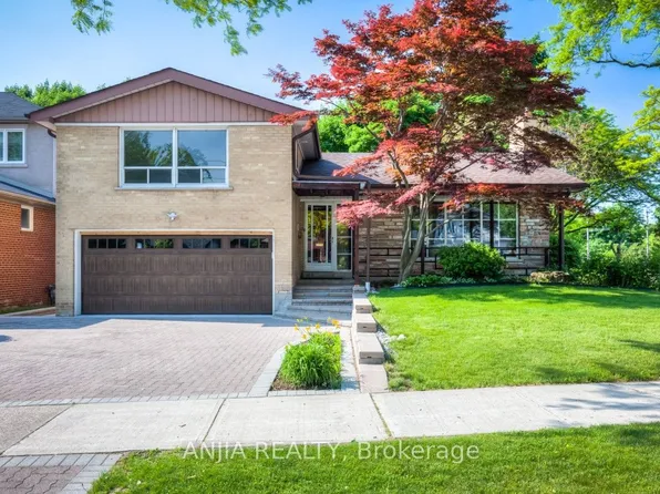 17 Ealing Dr, Toronto, ON M2L 2R4