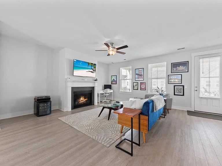 1678 Indy Dr — Photo 12