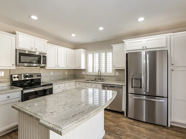 10898 W Alvarado Rd — Photo 8