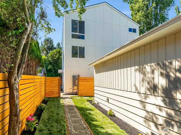 9031 4th Avenue NW #A, Seattle, WA 98117