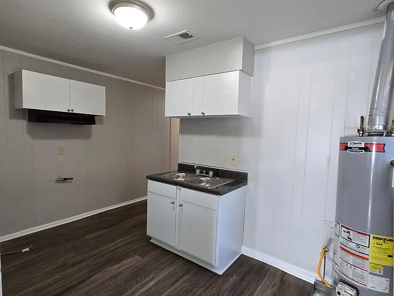2659 Whitman Ave — Photo 3