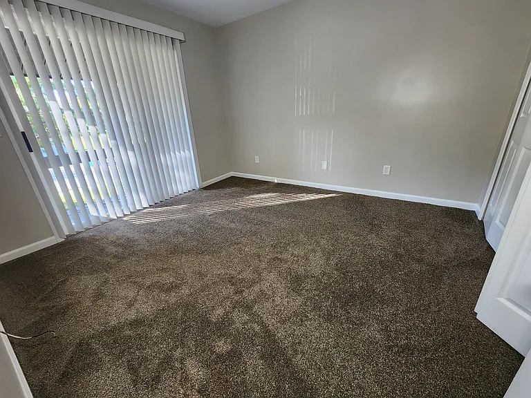 Evergreen Ridge Apartments — Photo 11
