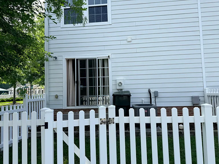 4400 Betty Ln — Photo 3