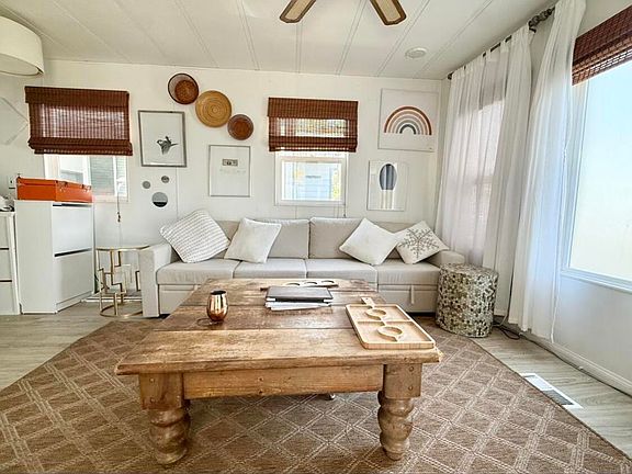 4th image of 74711 Dillon Rd #1013