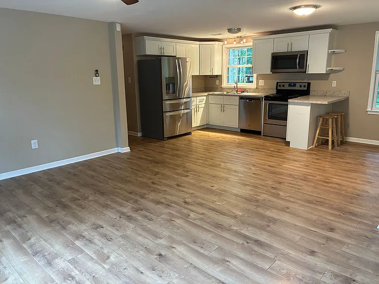 21715 Genesta St — Photo 6