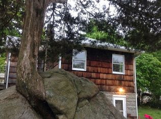 19 Dogwood Rd, Rocky Point, NY 11778