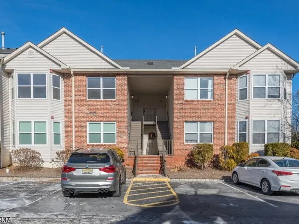 28 Millie Ln, East Hanover Twp., NJ 07936