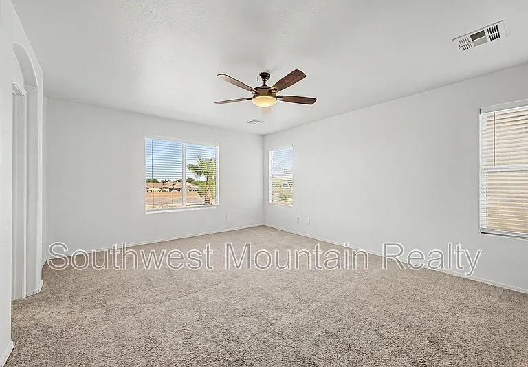 33583 N Wash View Rd — Photo 18