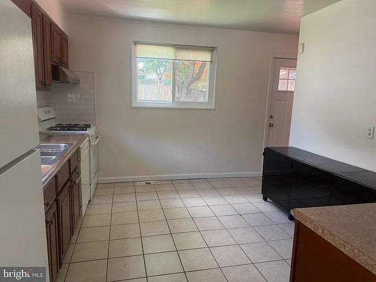 10903 Stillwater Ave — Photo 7