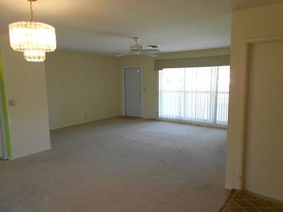 2nd image of 127 SE 11th Ct