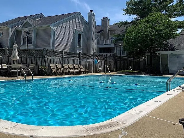Heatherlea Community Pool