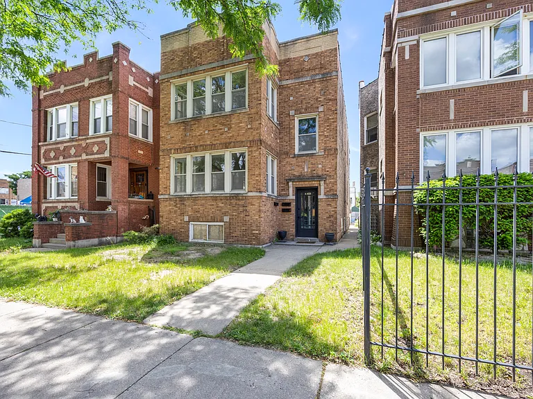 4819 W Barry Ave #1G — Photo 3