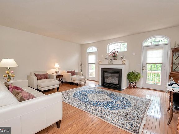 2nd image of 6915 Rolling Creek Way