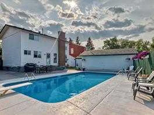 420 S Whitehorn Pl NE, Calgary, AB T1Y 2B1