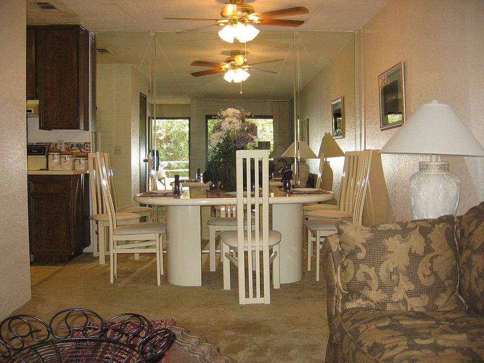 Dining Area w/mirrored Wall