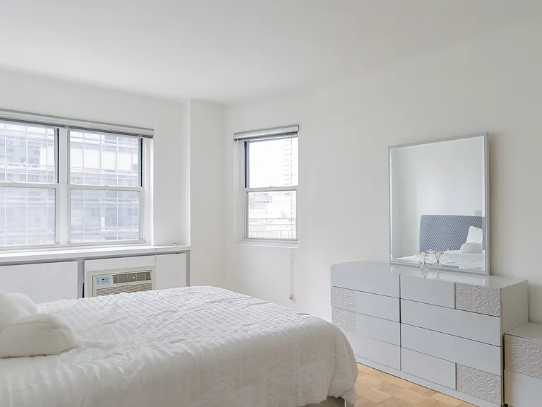 301 E 66th St #9G — Photo 10