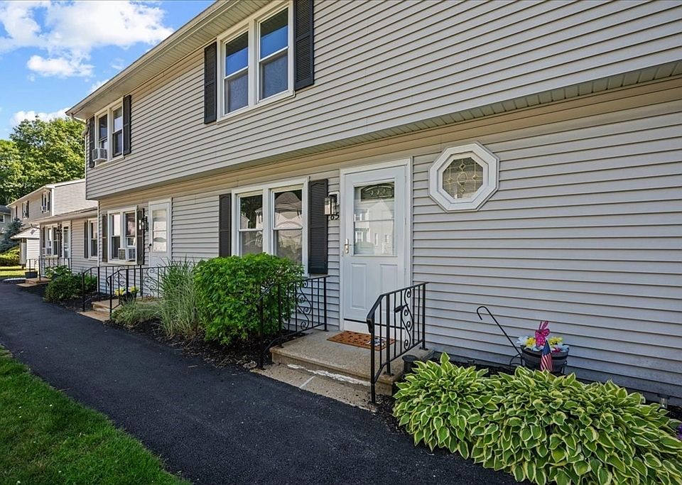 1st image of 270 Sunderland Rd APT 65