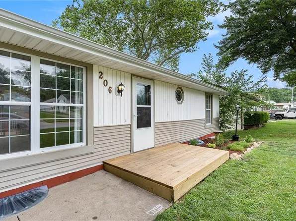 206 NE 74th Ter, Gladstone, MO 64118