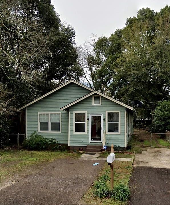2nd image of 2467 Emogene St