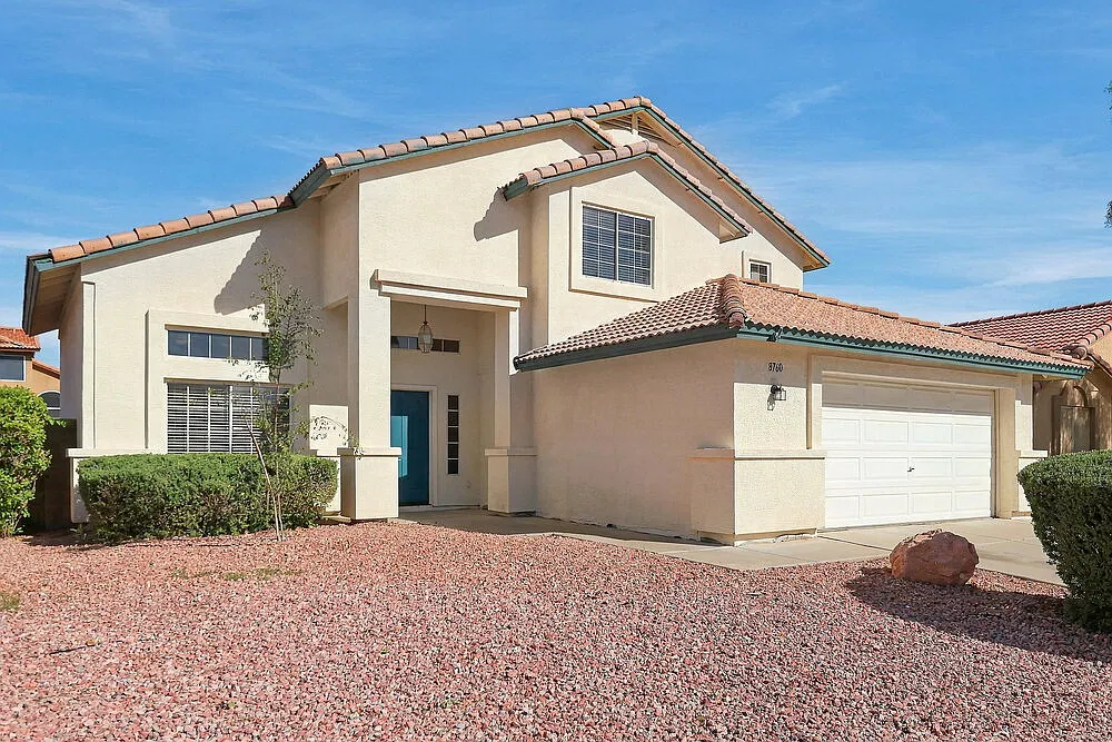 3 bed, 3.0 bath, 2481 sqft, $2,805 — Photo 4