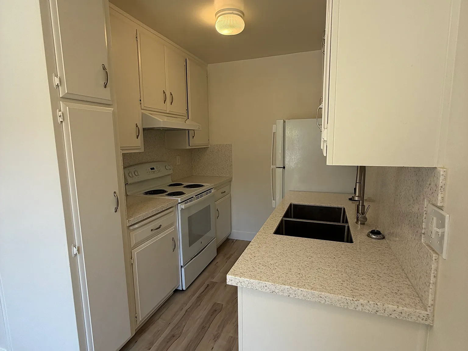 1 bed, 520 sqft, $2,250 — Photo 2
