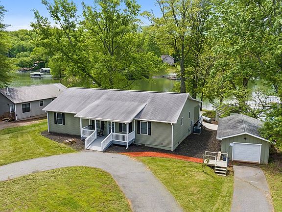 3rd image of 2378 Bellview Ln