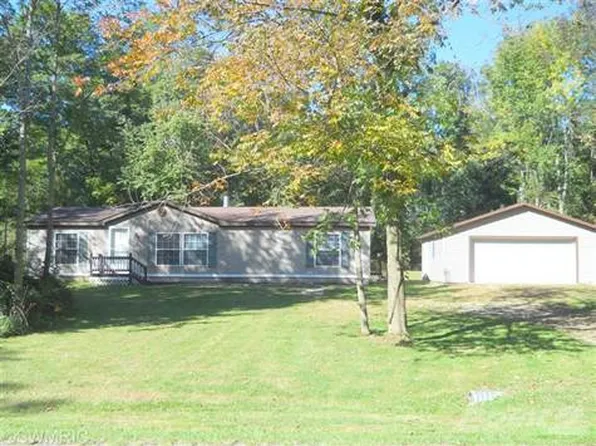 41884 County Road 673, Lawrence, MI 49064