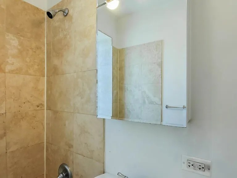 1210 W Waveland Ave #2 — Photo 7