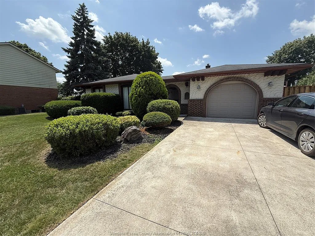 3 bed, $3,200 — Photo 2