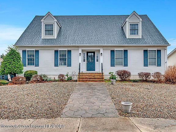 2nd image of 1301 Linda Drive