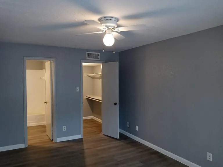 9700 Leawood Blvd #306 — Photo 10