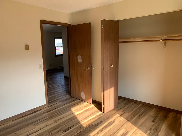 1146 Imperial Cir — Photo 7