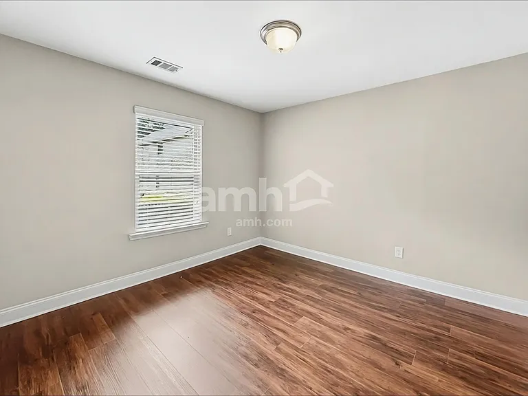 2462 Folsom St — Photo 13