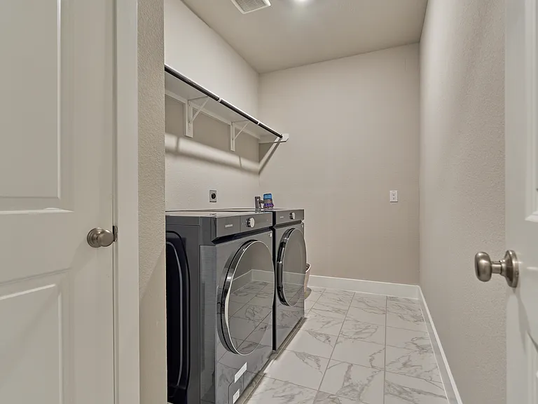 1716 Encino Blvd — Photo 35