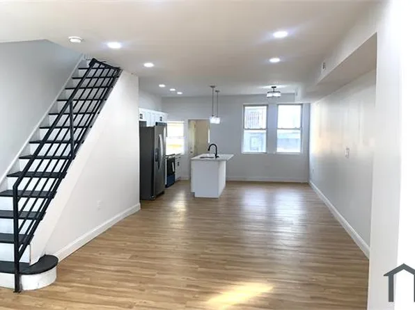 1722 N Peach St, Philadelphia, PA 19131