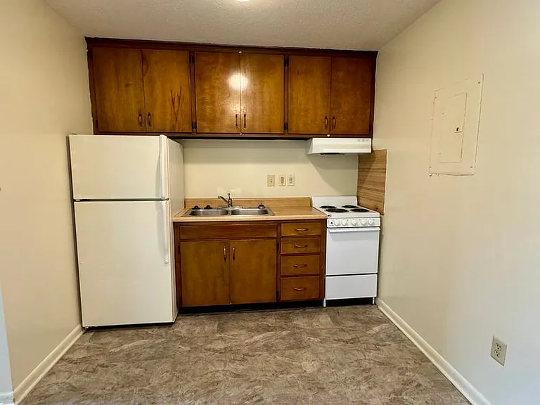 92 Dutch Mill Ct #C — Photo 3