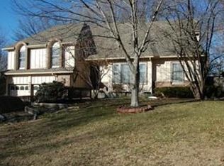 8700 W 92nd St, Overland Park, KS 66212