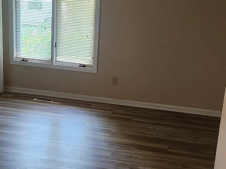 Hilltop Cir — Photo 7